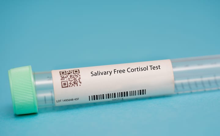 Monitoring players with salivary tests